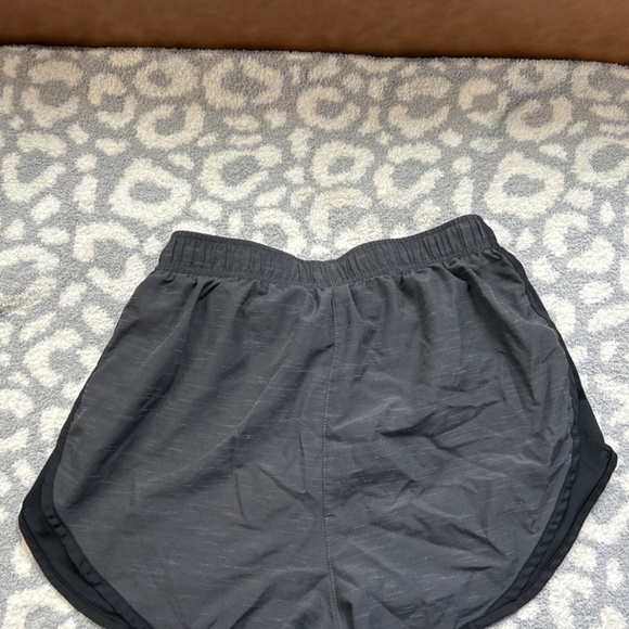 grey Nike running shorts - Picture 3 of 3